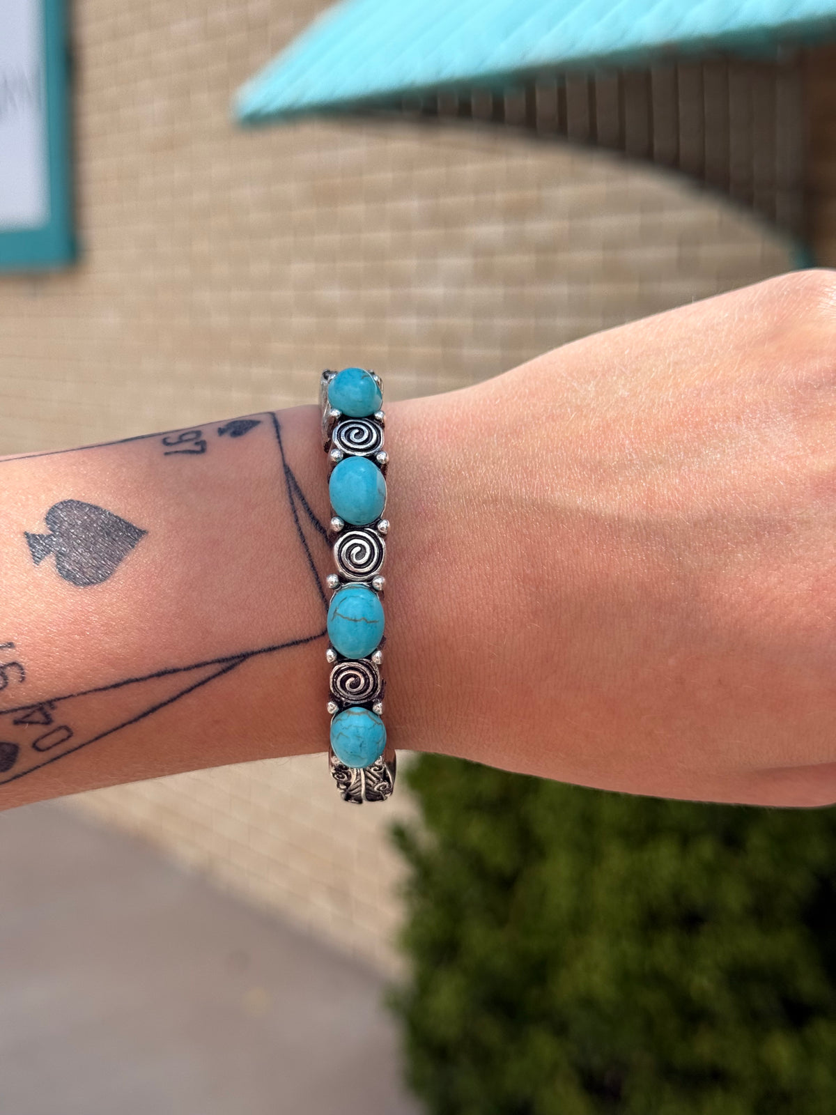 Western Feather & Spiral Turquoise Stone Stretch Bracelet