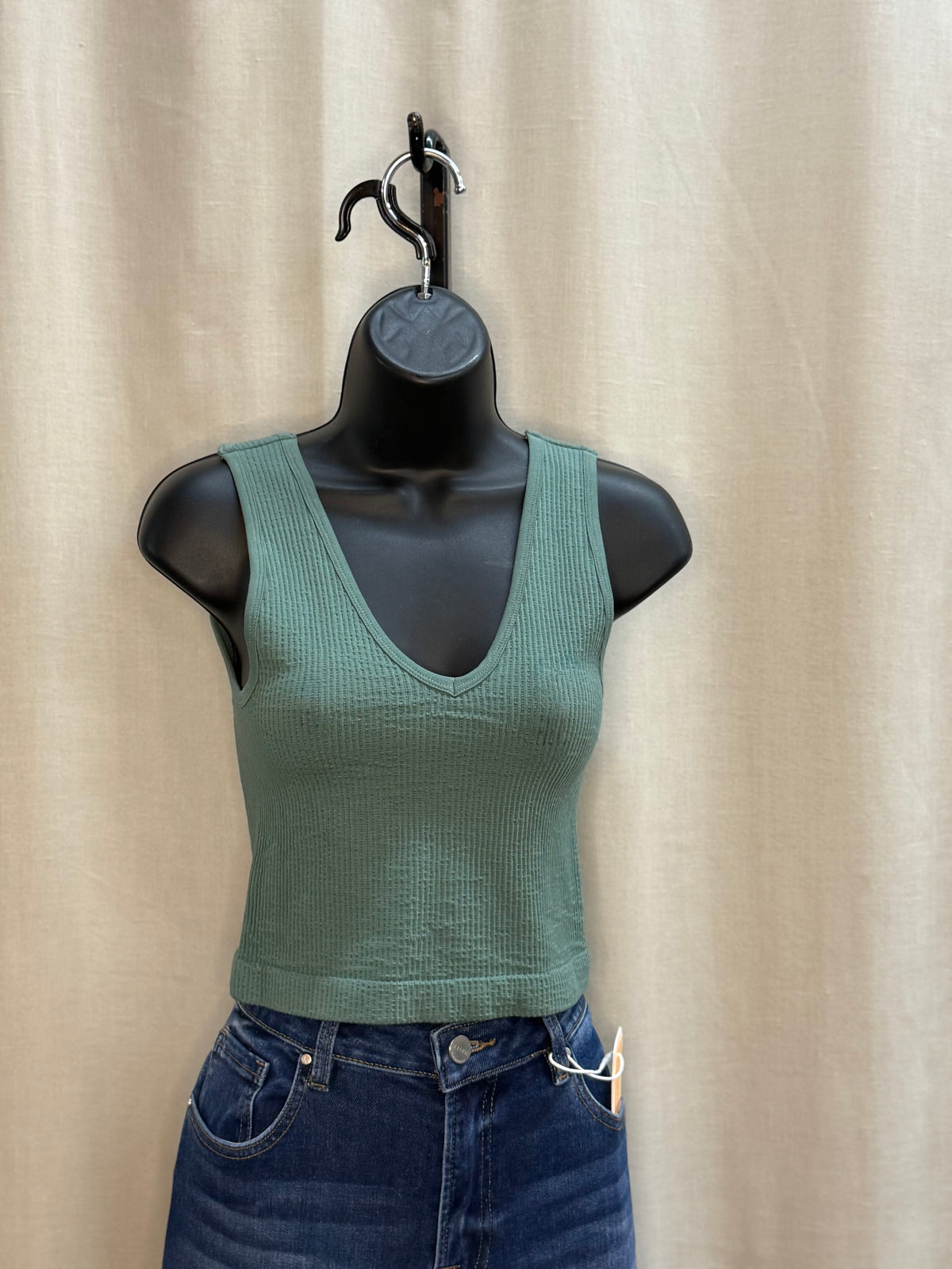 Claudia UV Neck Crop