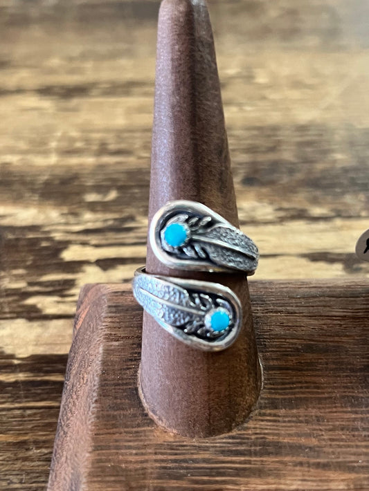 Double feather adjustable ring
