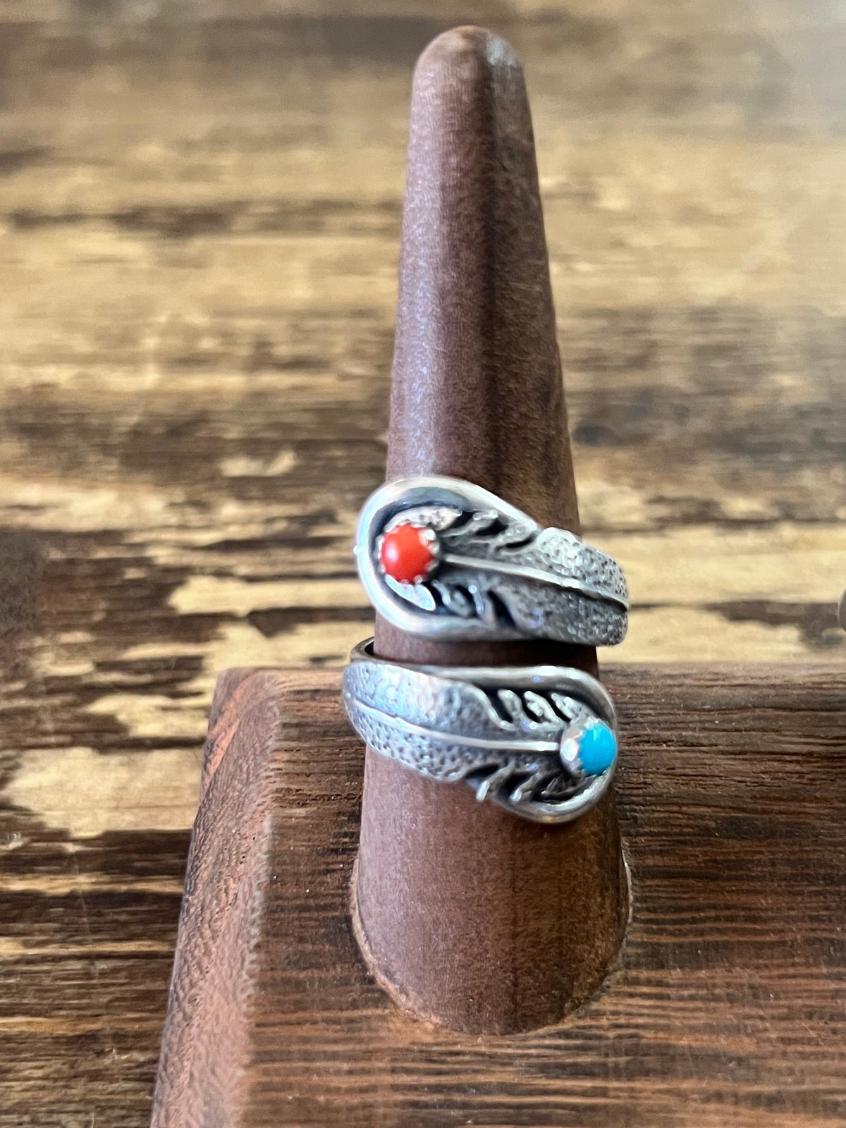 Double feather adjustable ring