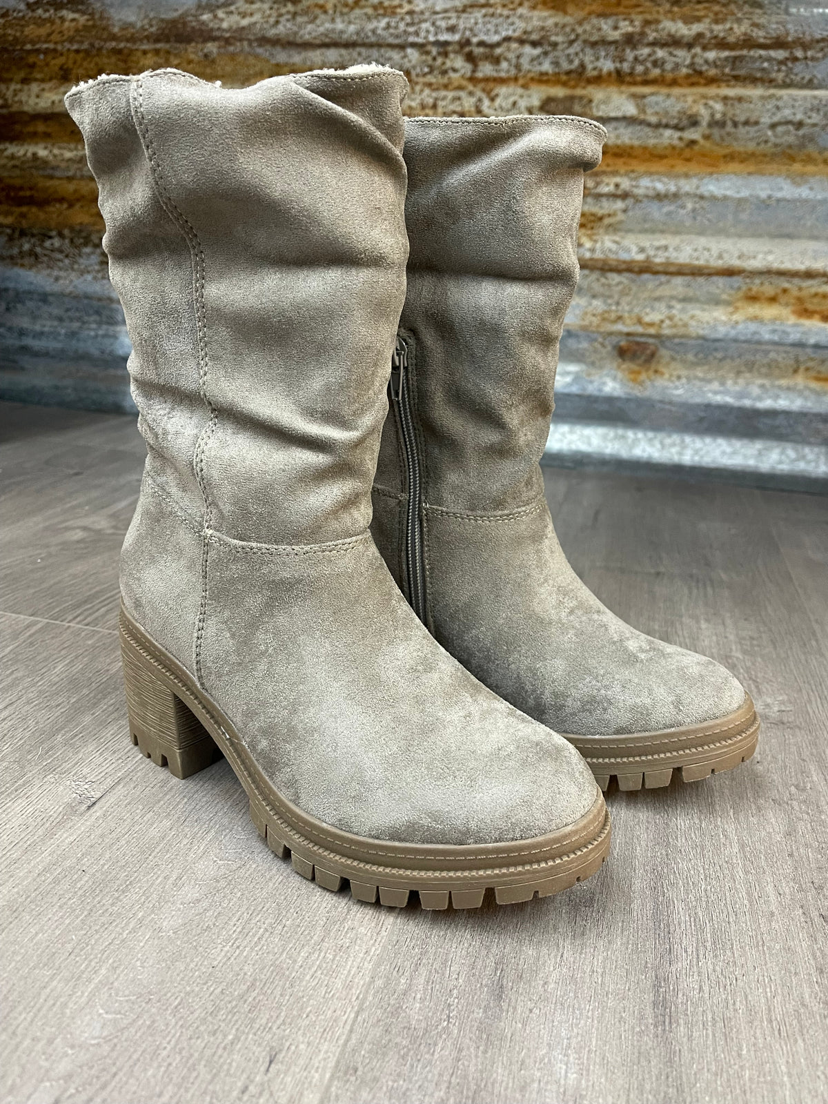 Snuggy Boot